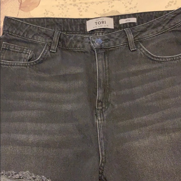Distressed Jeans - Picture 4 of 5